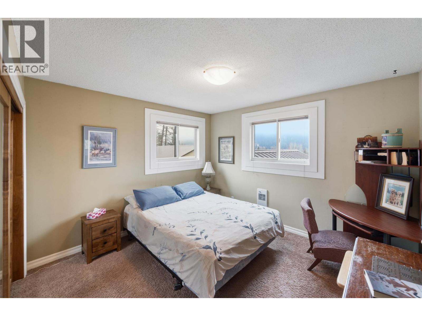 1264 Green Lake Road, Oliver
