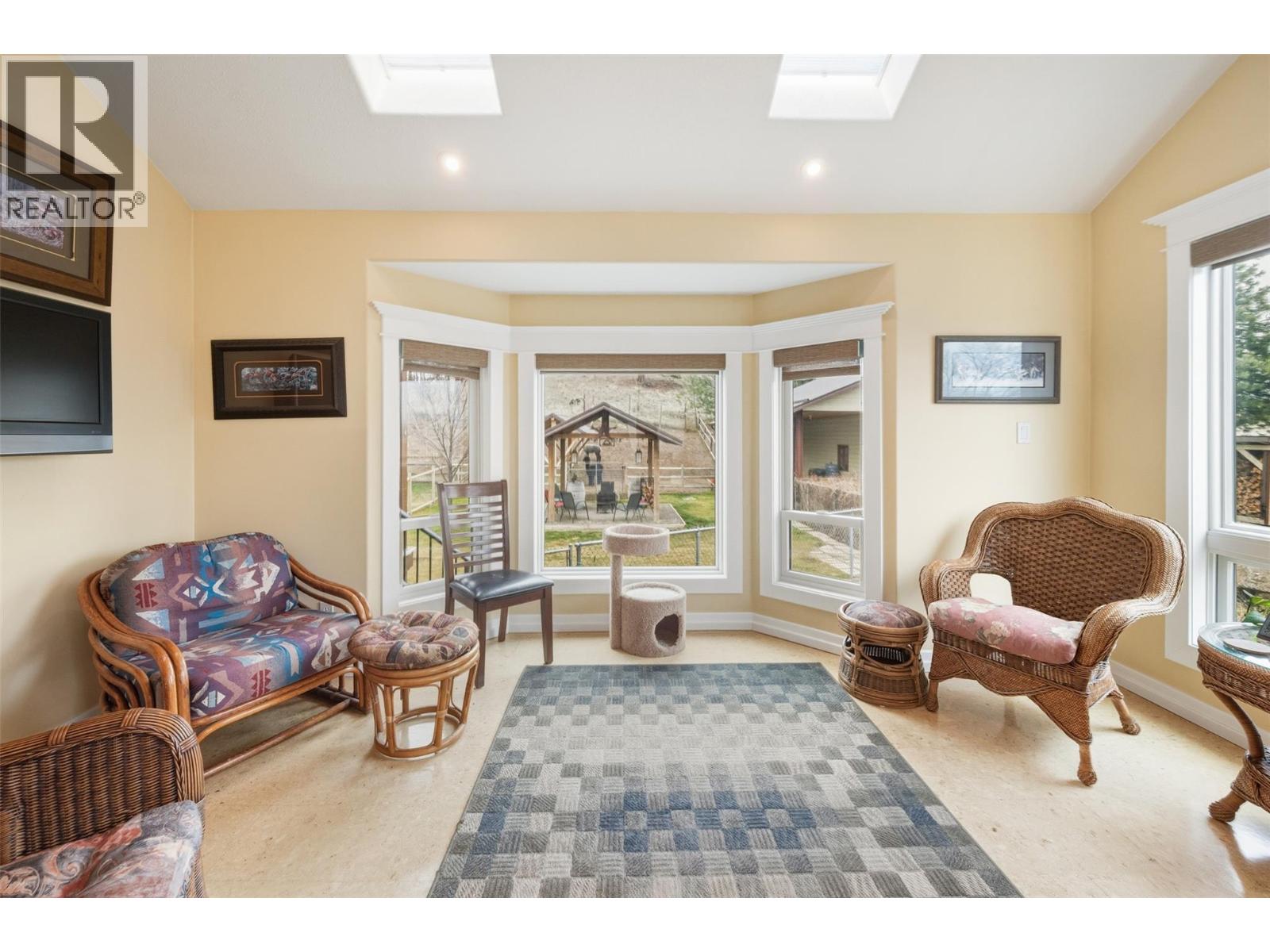 1264 Green Lake Road, Oliver