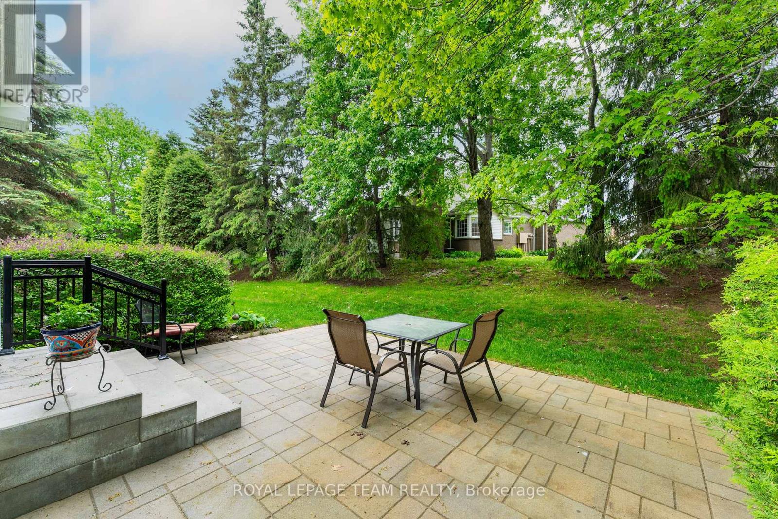 #30 20 GRAND HARBOUR COURT - 33