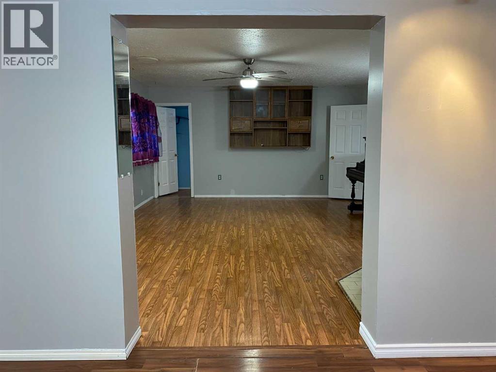 4411 62 Street - 20