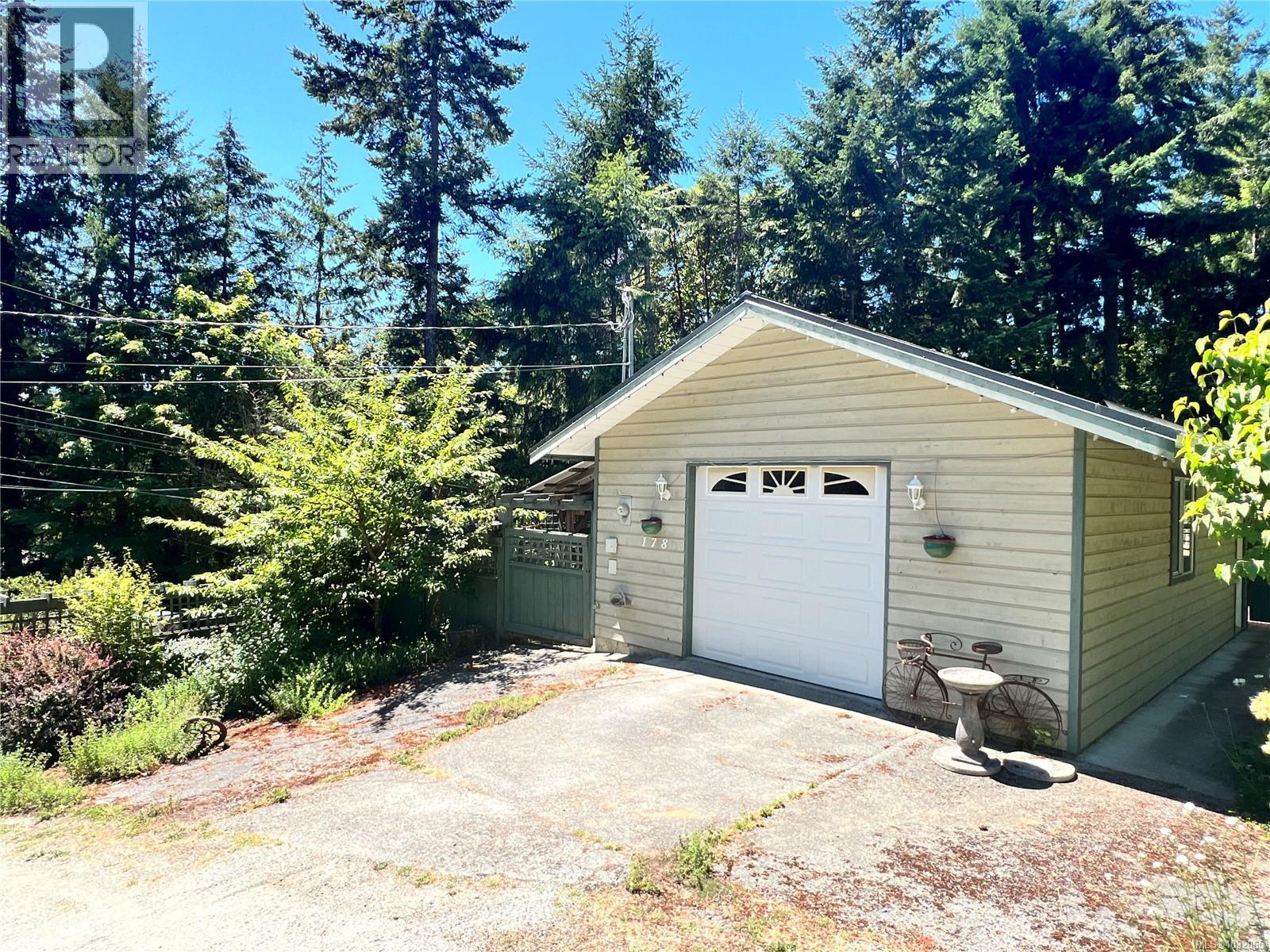178 Elizabeth Dr - 30
