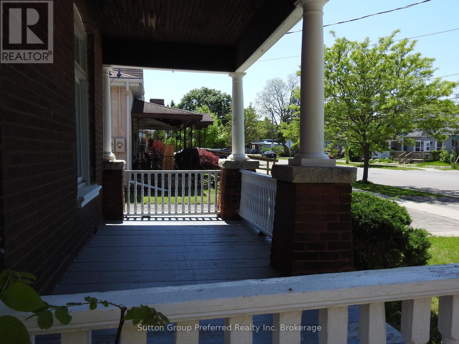 89 GRAND STREET