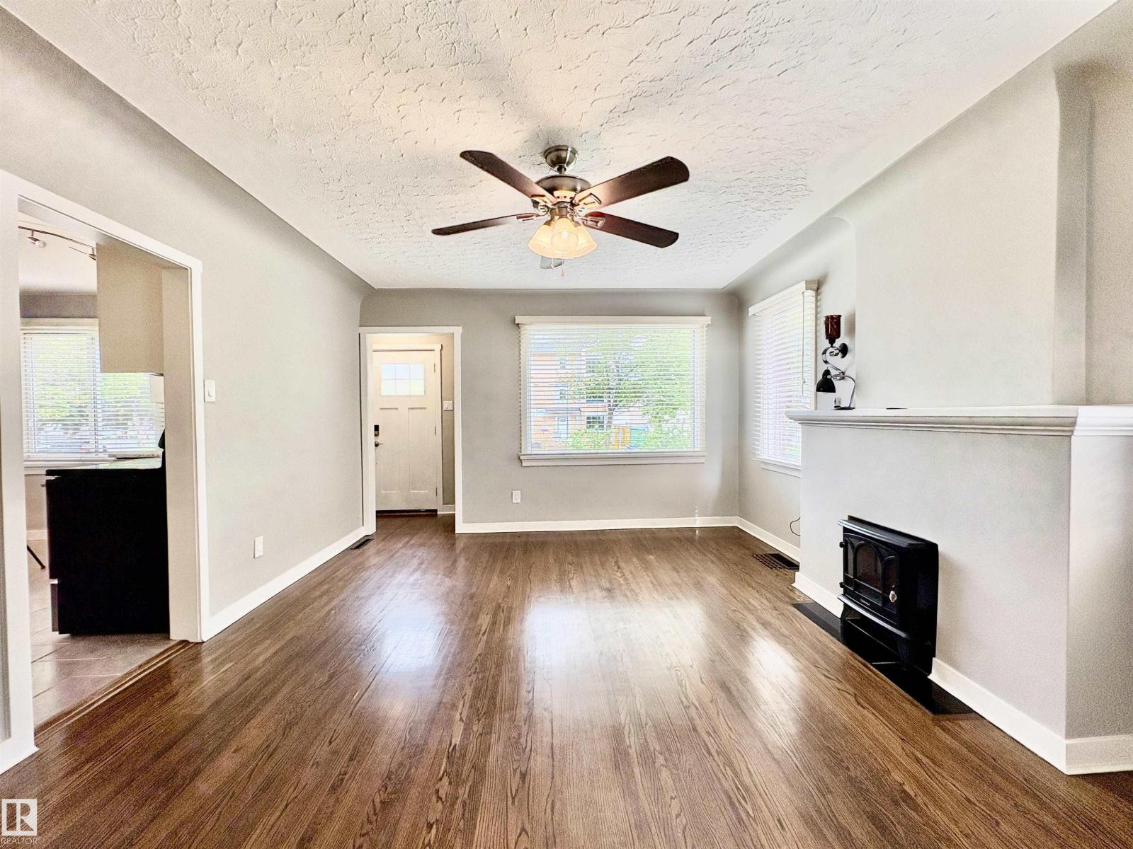 12250 103 ST NW - 7