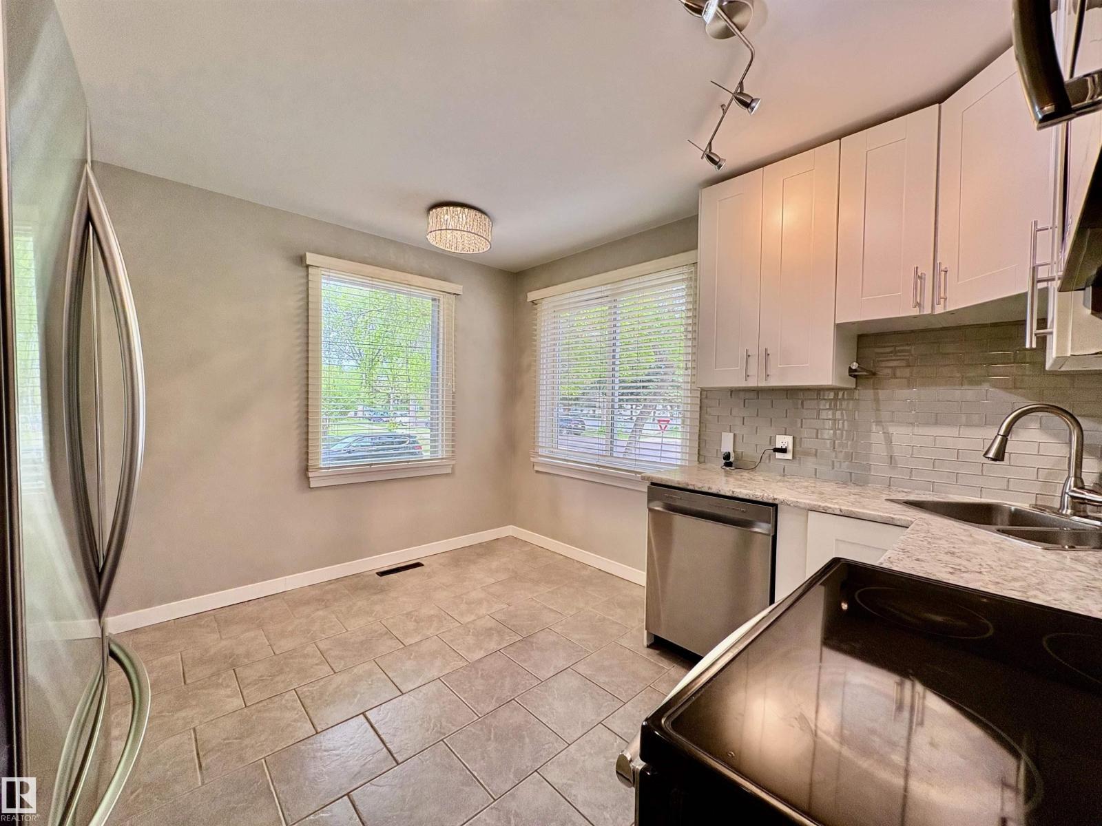 12250 103 ST NW - 10