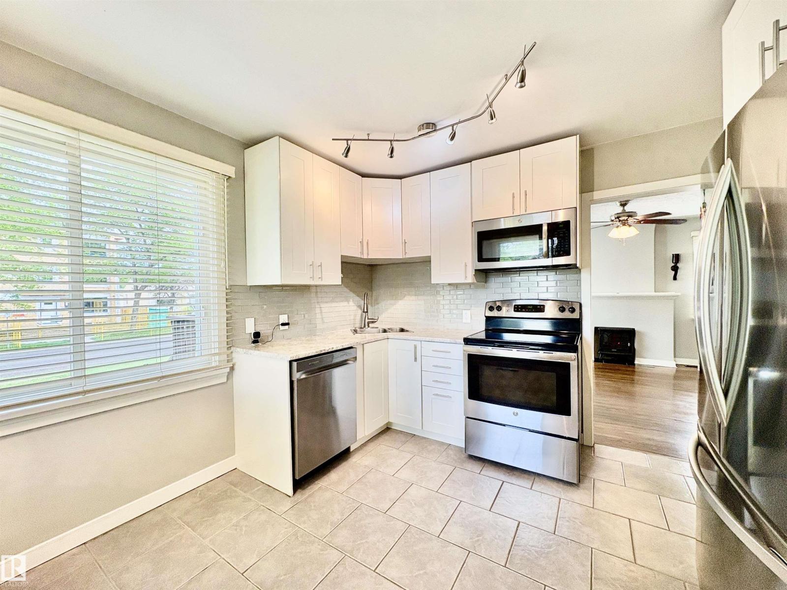 12250 103 ST NW - 9