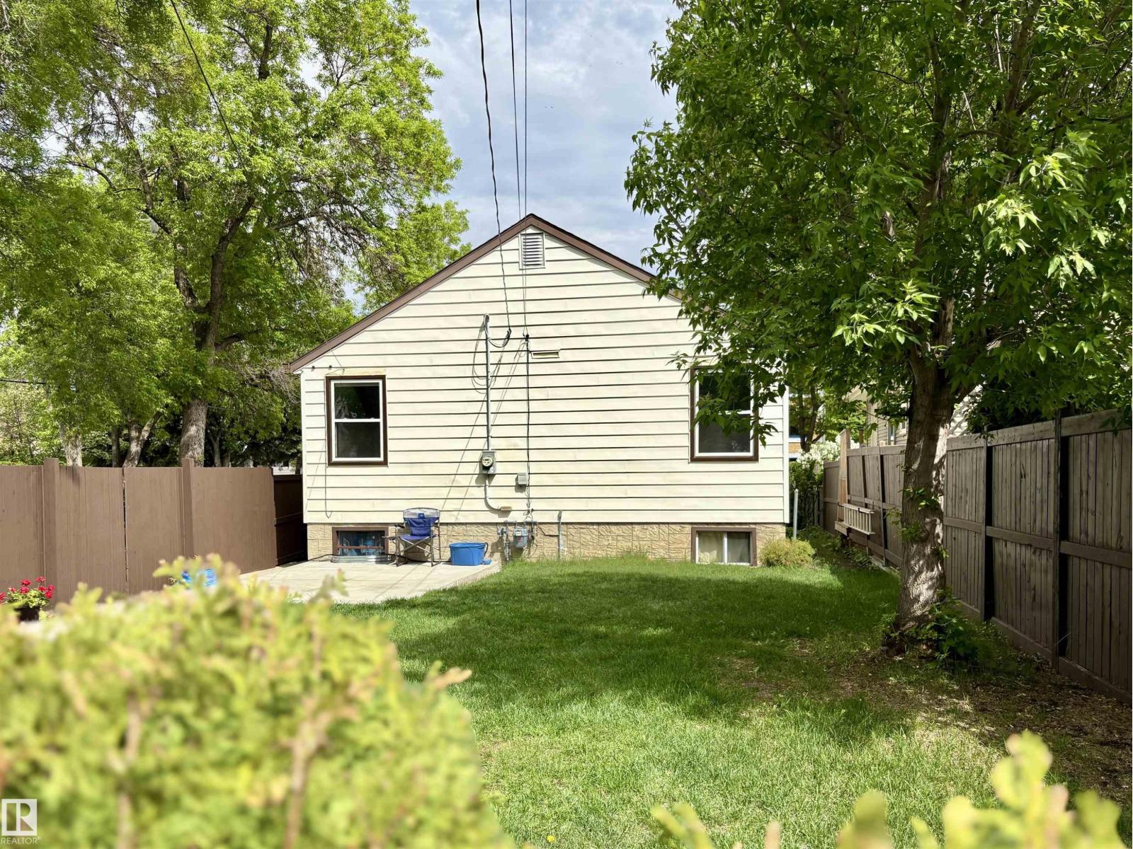 12250 103 ST NW - 35
