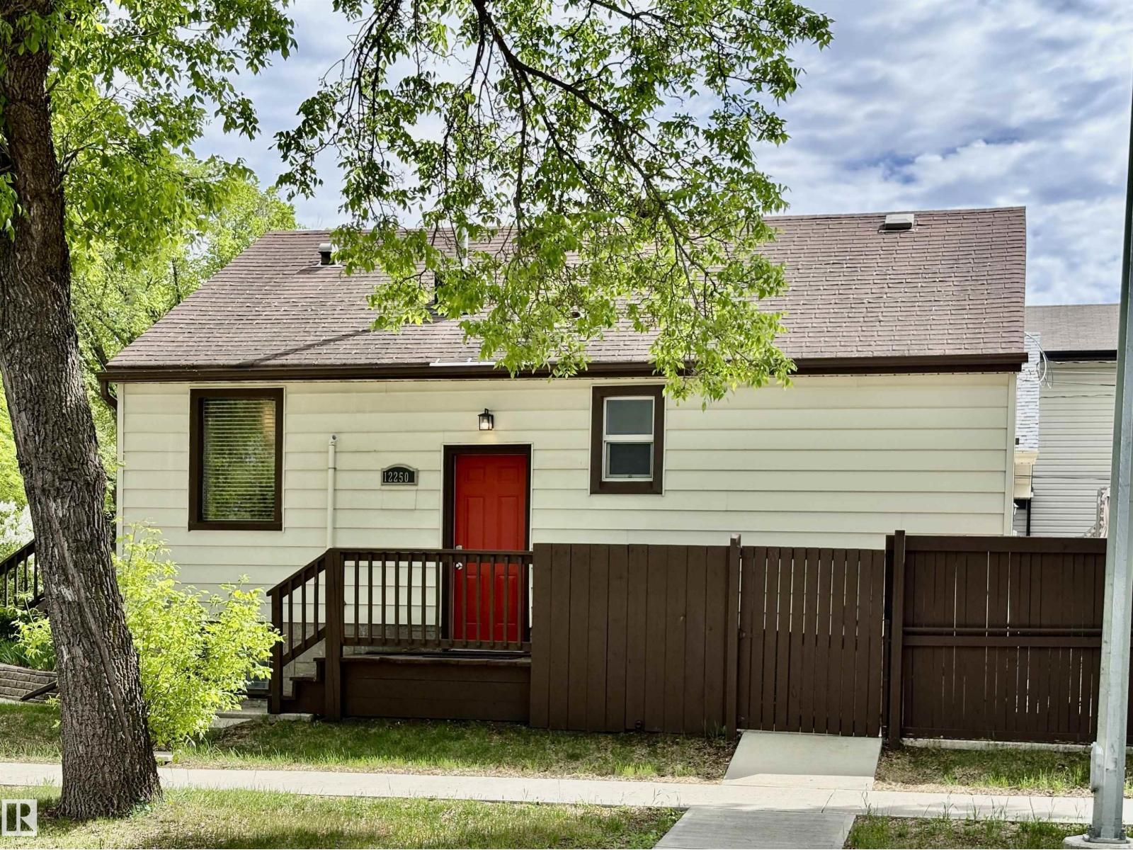 12250 103 ST NW - 32
