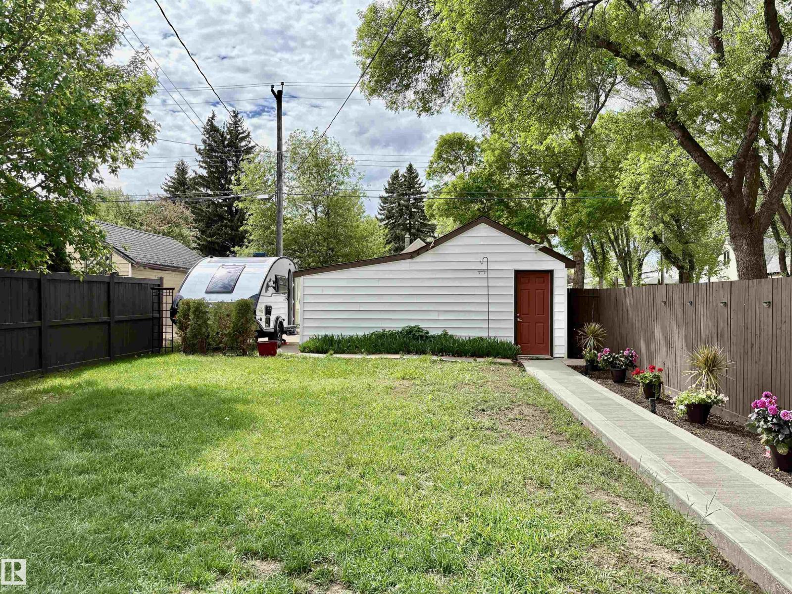12250 103 ST NW - 34