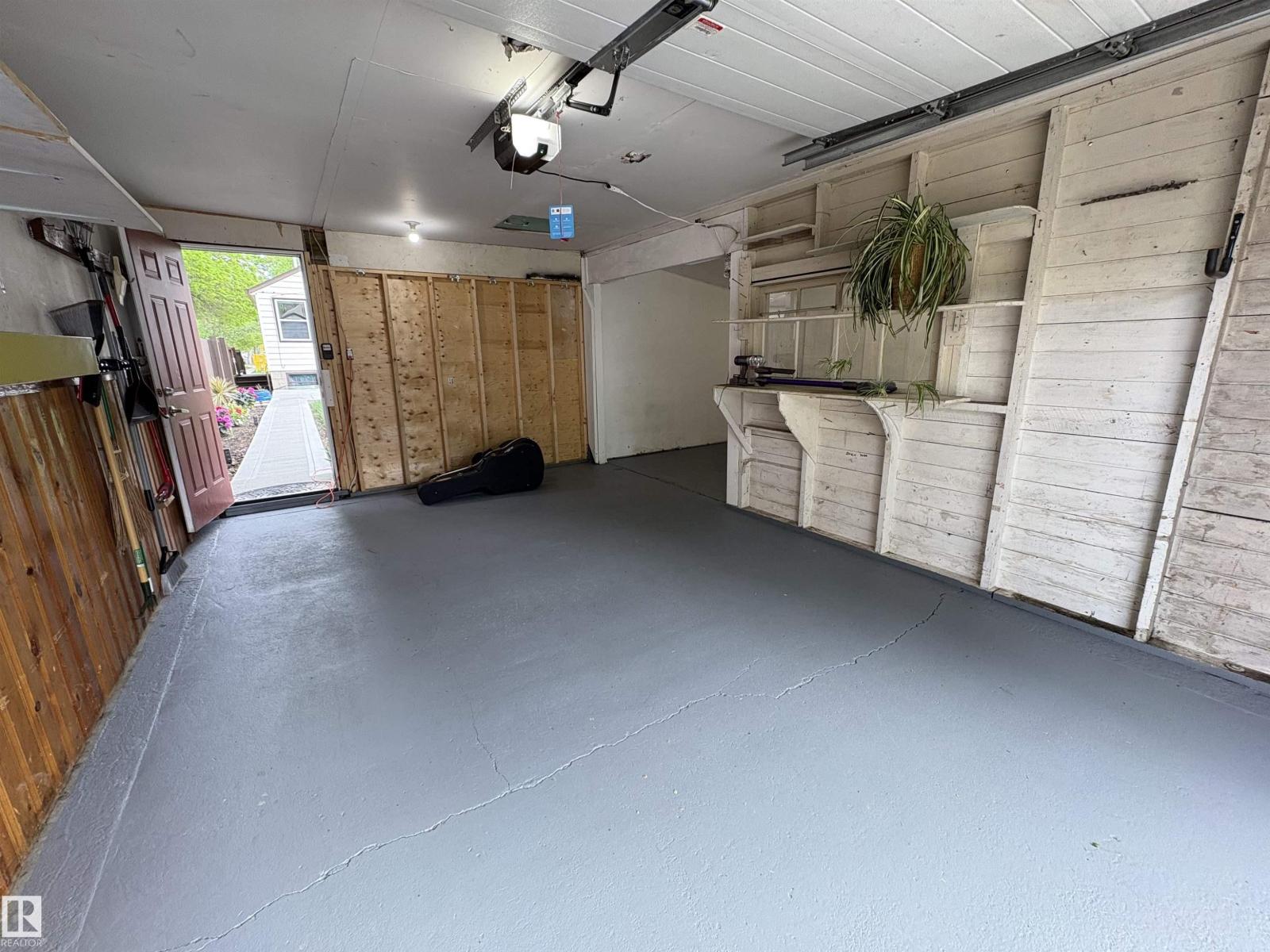 12250 103 ST NW - 41