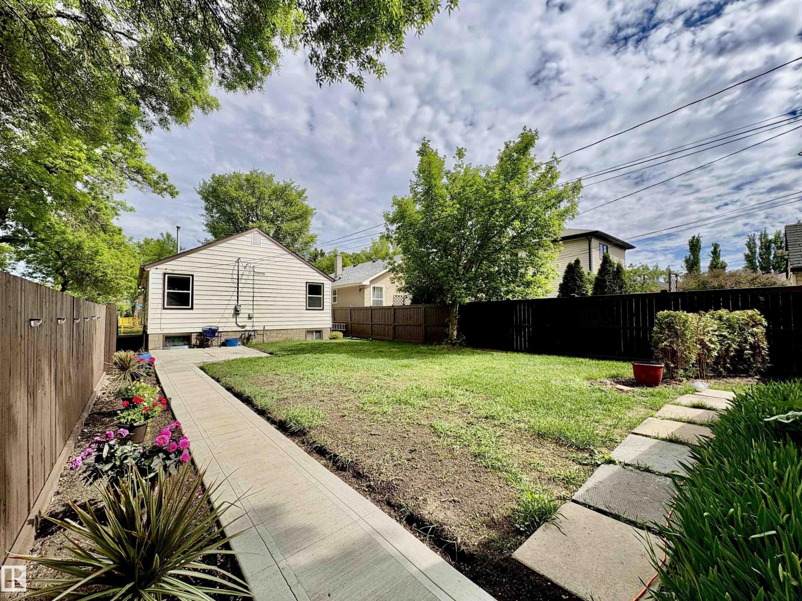12250 103 ST NW - 36