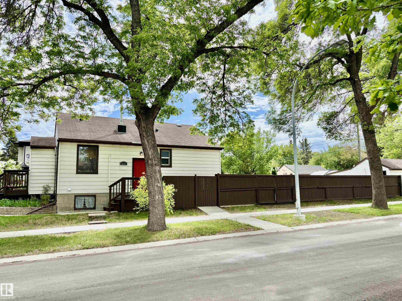 12250 103 ST NW - 31