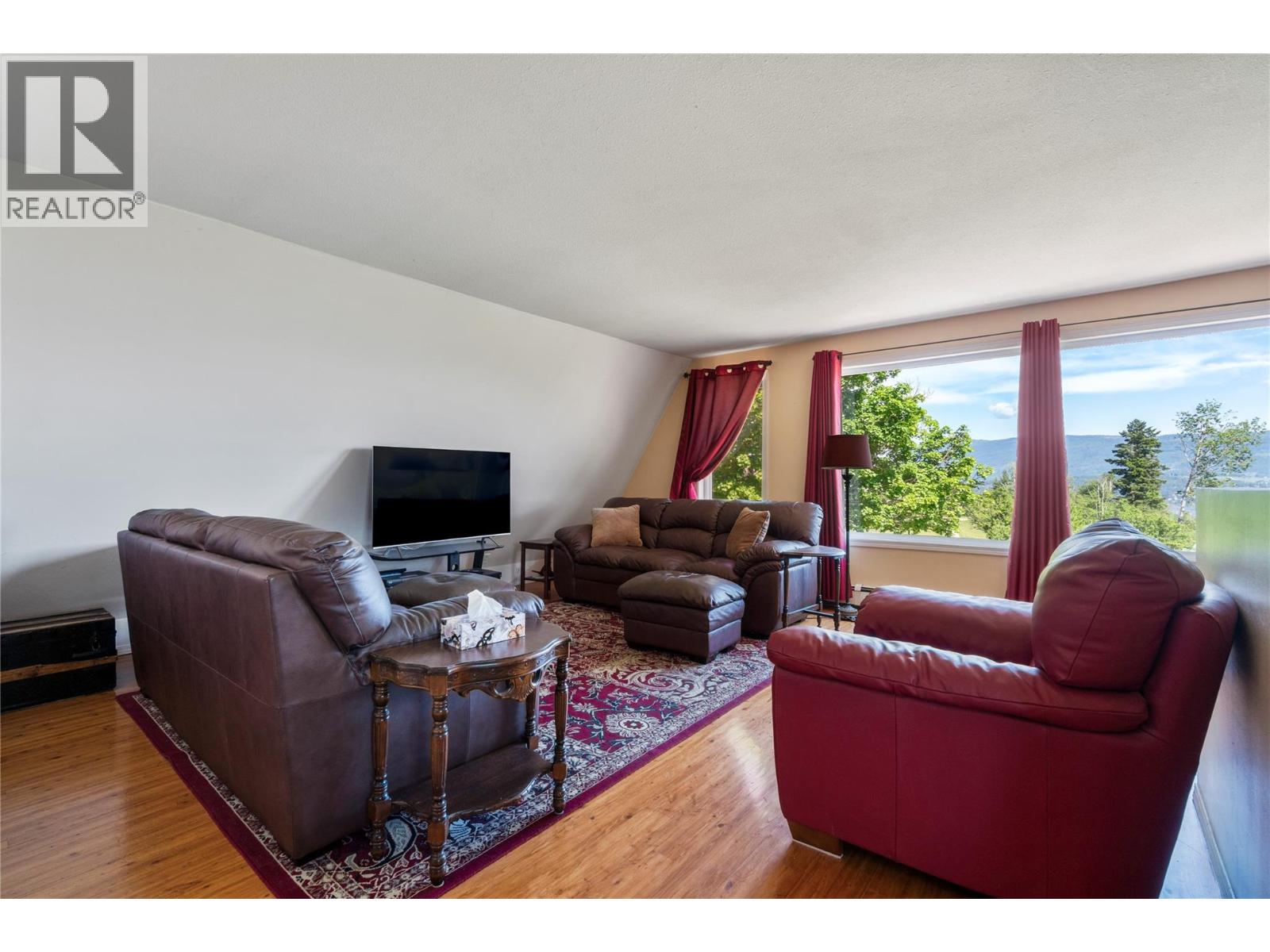 5641 50 Street NW - 26