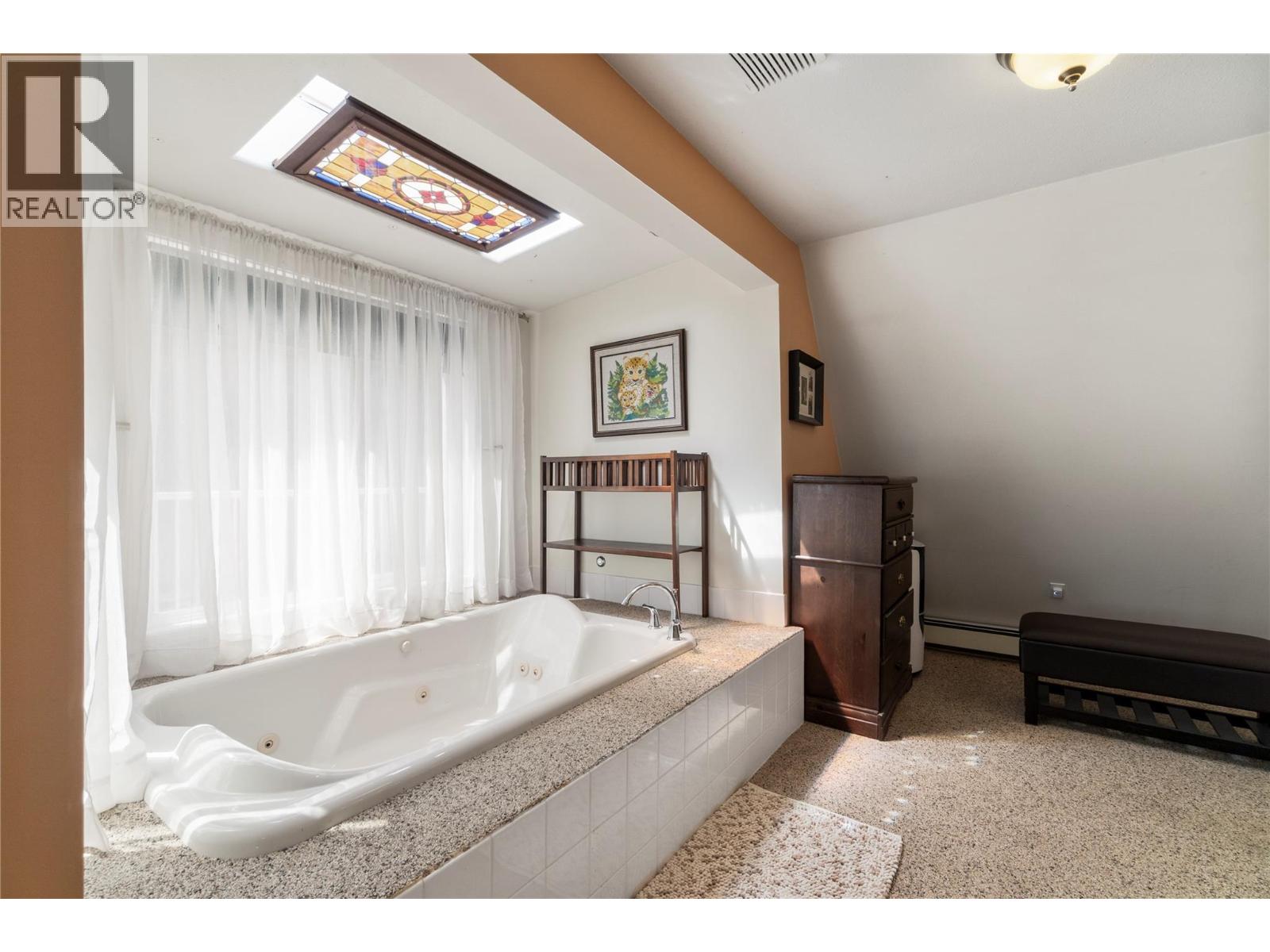 5641 50 Street NW - 39