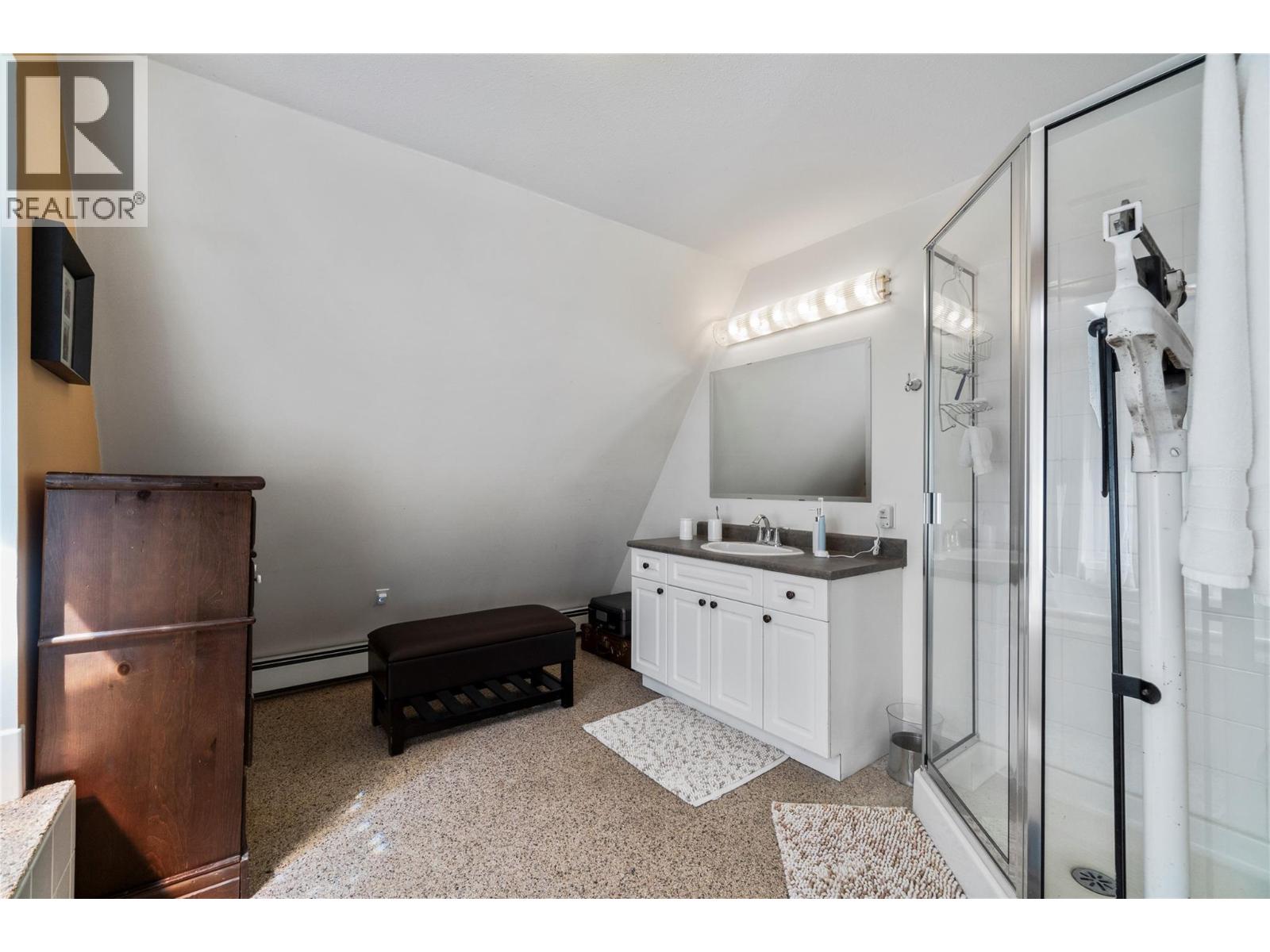 5641 50 Street NW, Salmon Arm