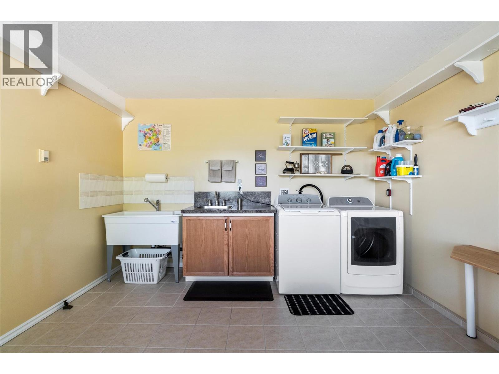 5641 50 Street NW - 52