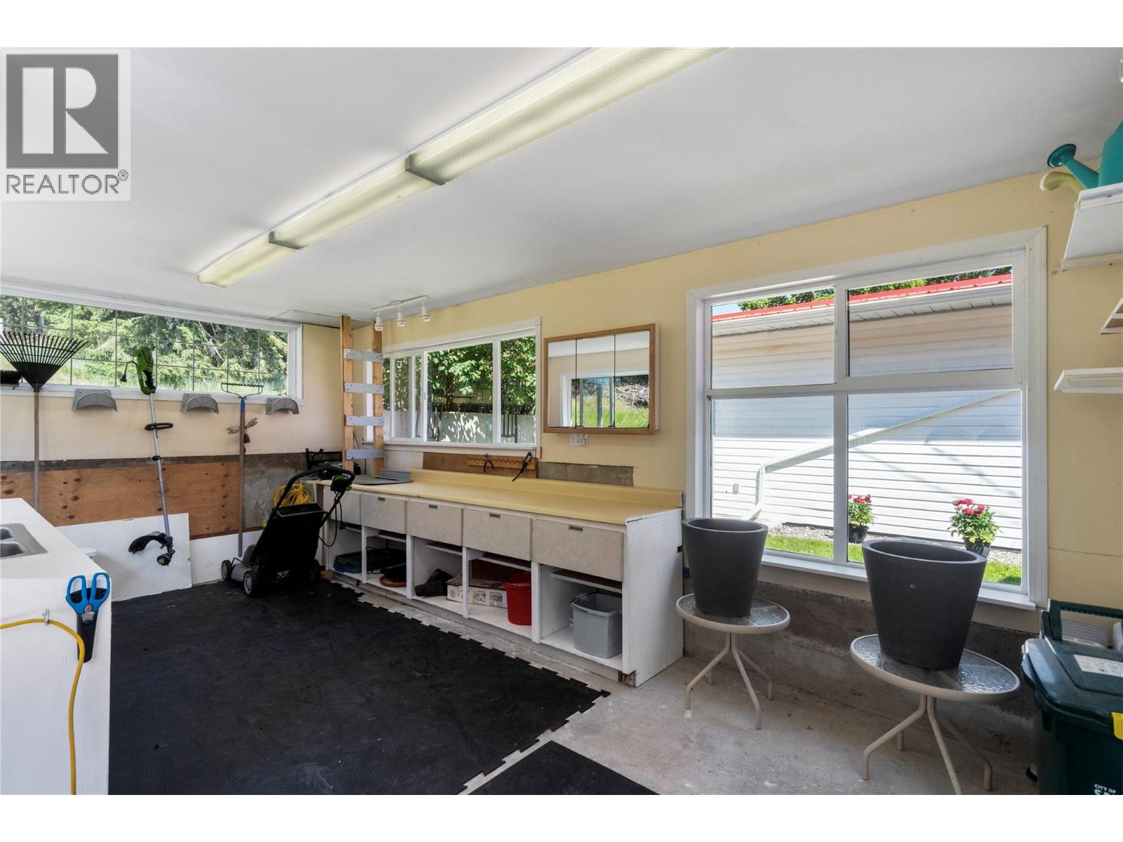 5641 50 Street NW, Salmon Arm