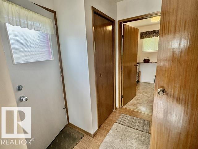 5454 46 ST - 8