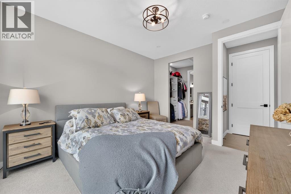 46 Crestridge Bay SW - 21