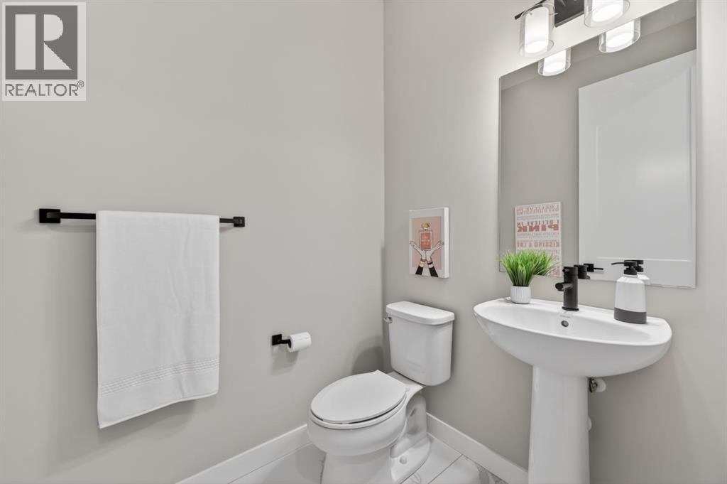 46 Crestridge Bay SW - 26