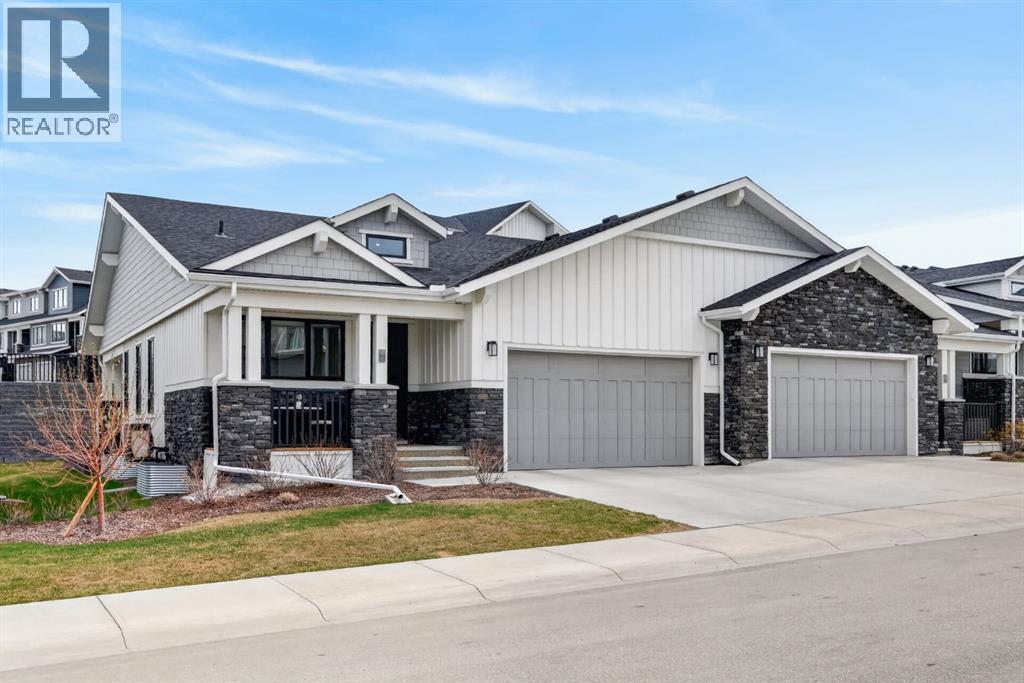 46 Crestridge Bay SW - 2