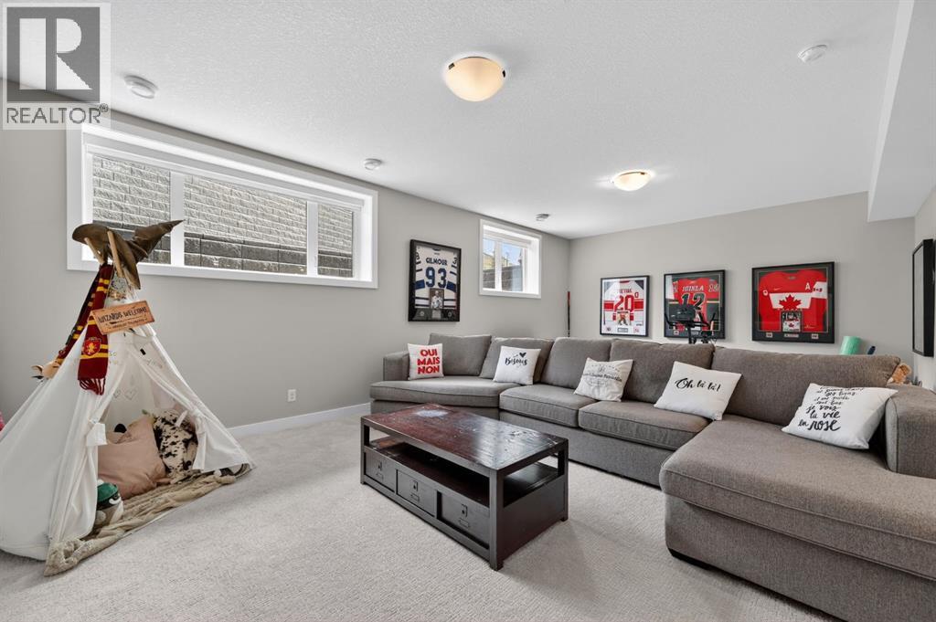 46 Crestridge Bay SW - 30