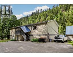 Kitchen - 4761 Highway 31, Fletcher Creek, BC V0G1M0 Photo 14