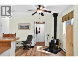 4761 Highway 31, Fletcher Creek, BC V0G1M0 Photo 32