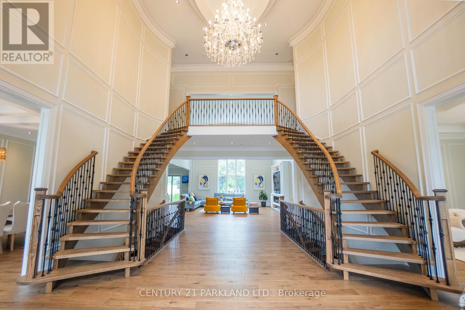 12 HOLLYWOOD CRESCENT - 2