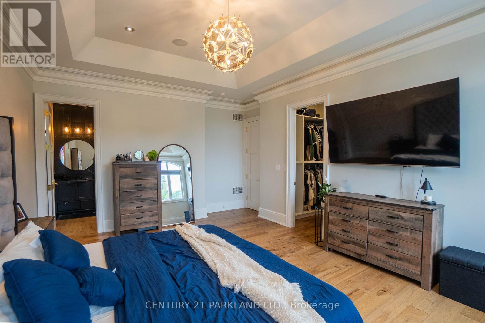 12 HOLLYWOOD CRESCENT - 23