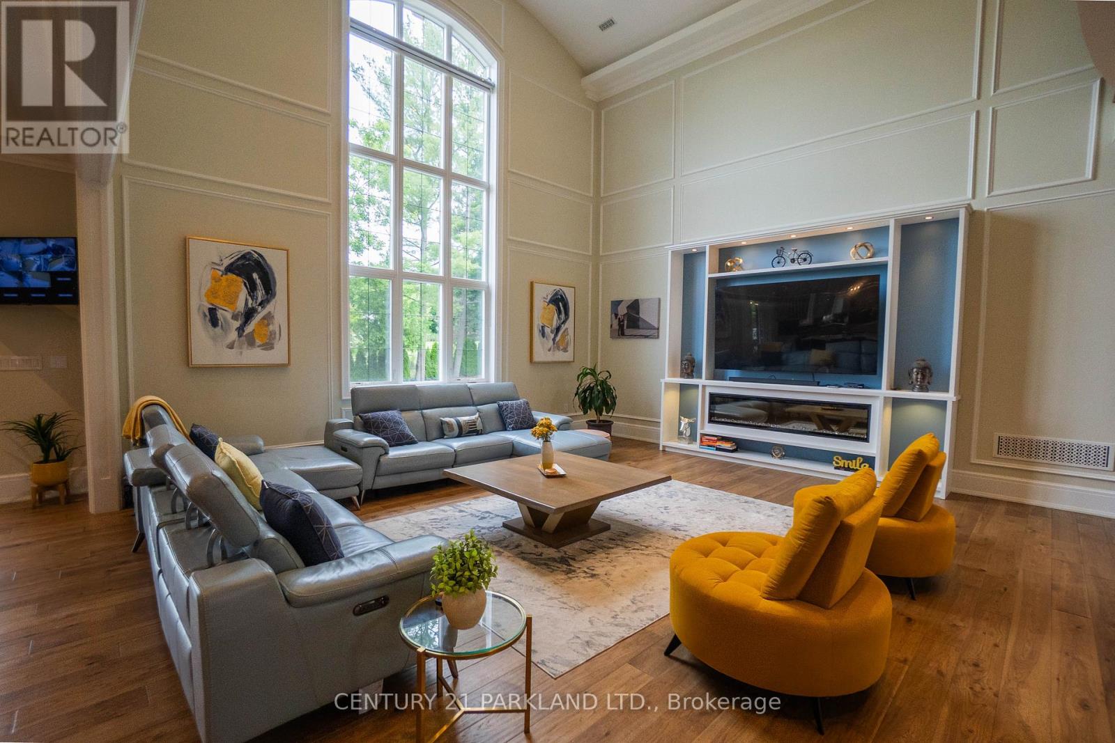 12 HOLLYWOOD CRESCENT - 6