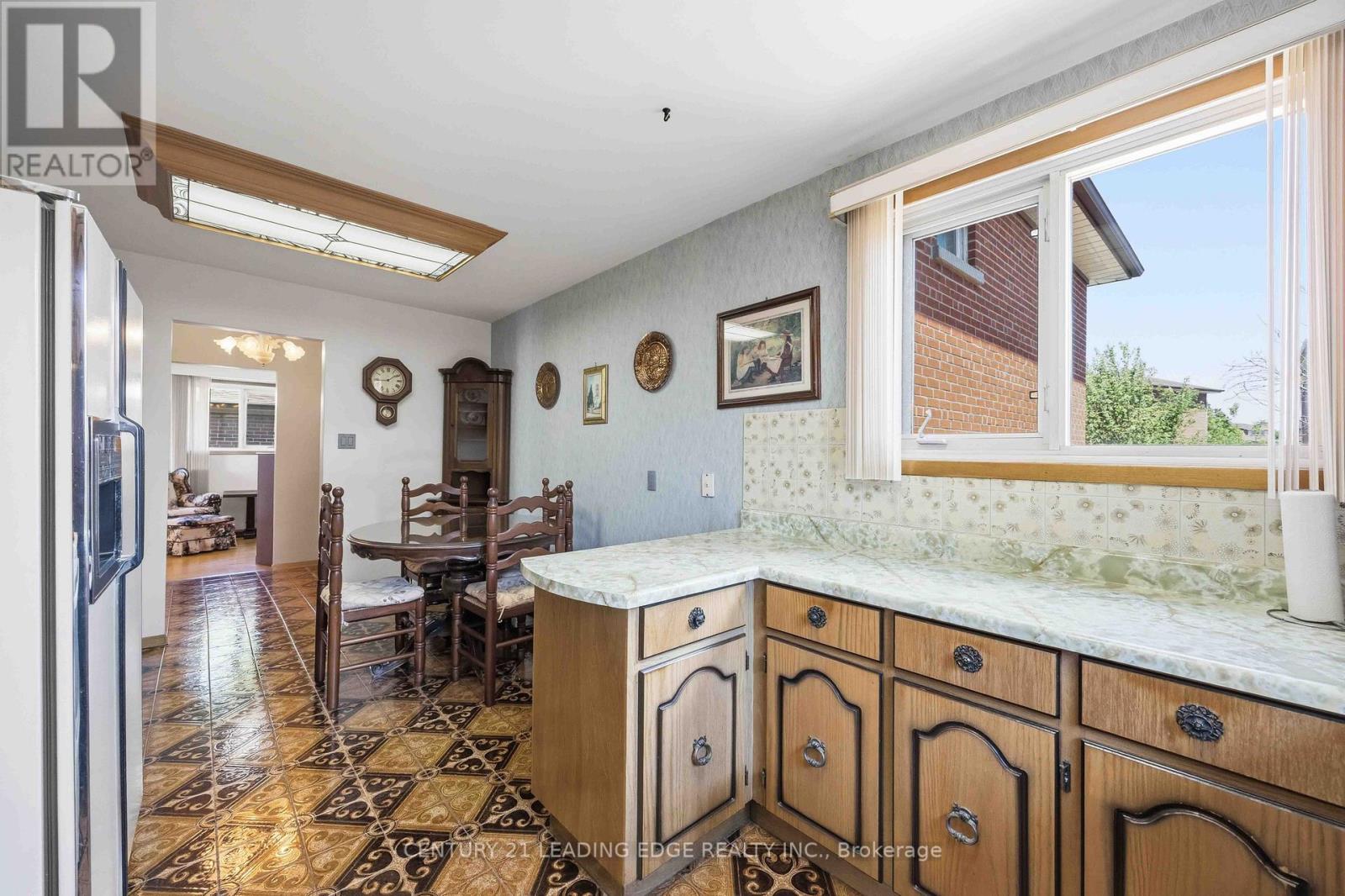 554 WOODBRIDGE AVENUE - 17