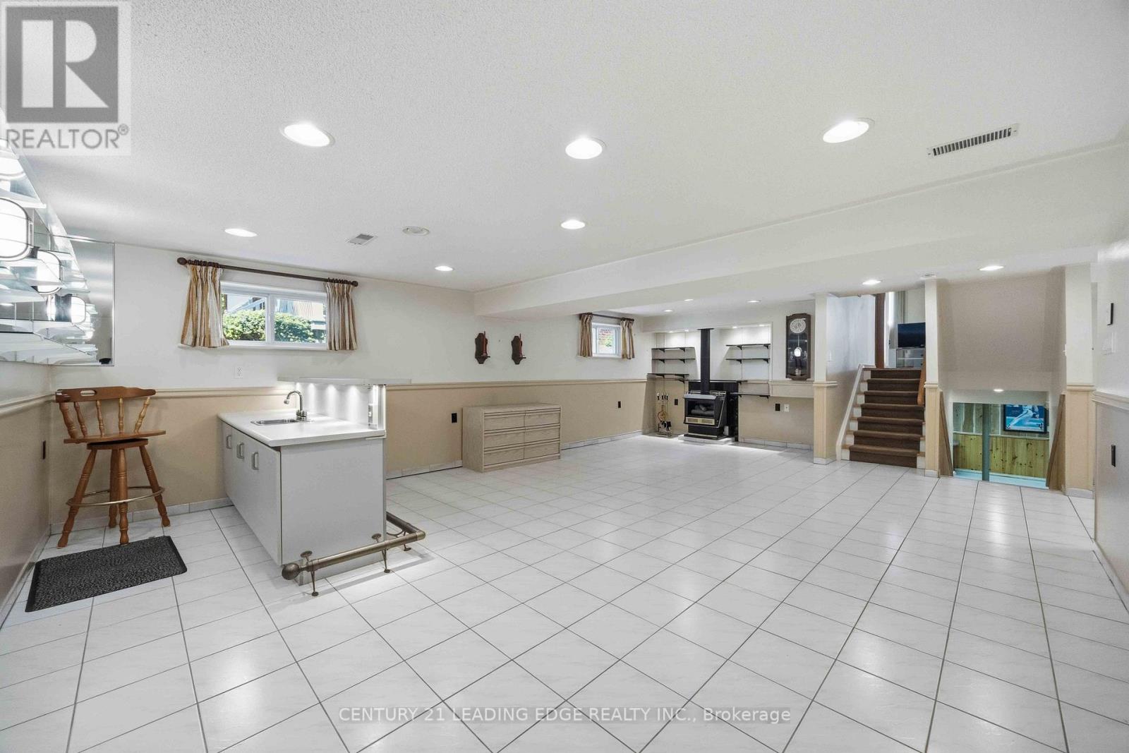 554 WOODBRIDGE AVENUE - 35