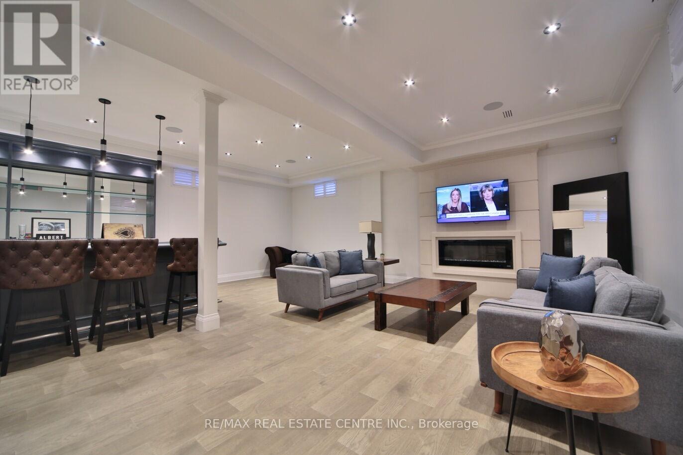 1098 MEREDITH AVENUE - 36