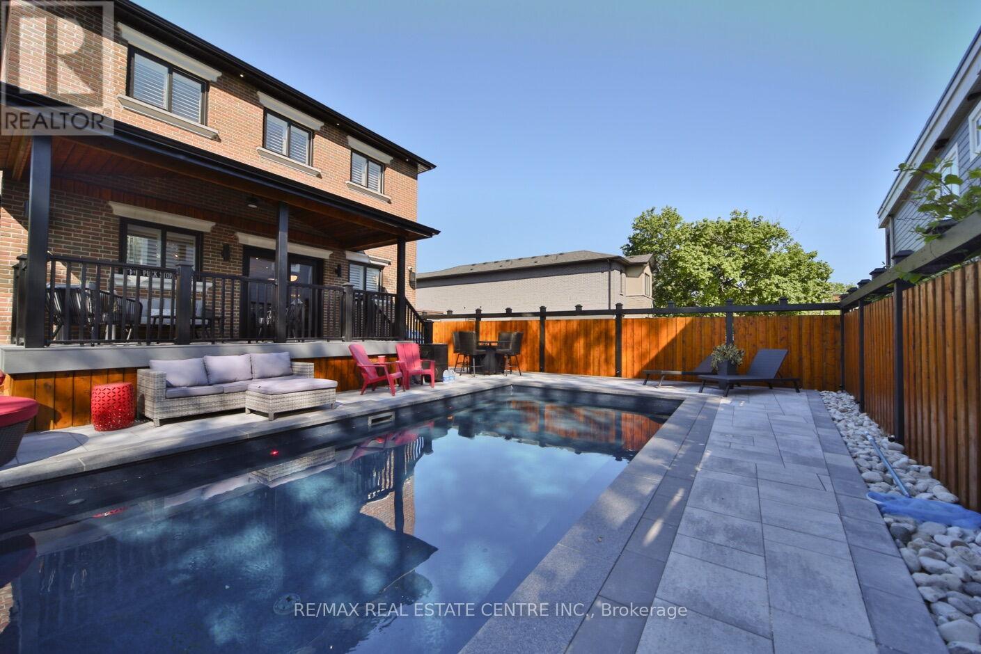1098 MEREDITH AVENUE - 49