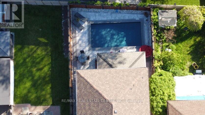 1098 MEREDITH AVENUE - 50