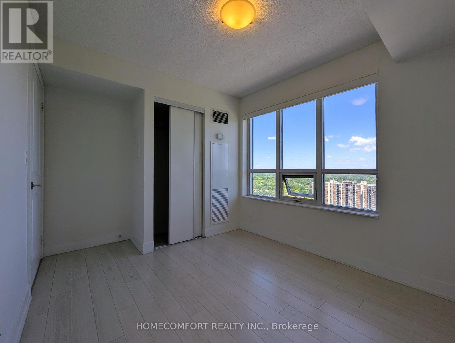 2424 - 2 EVA ROAD