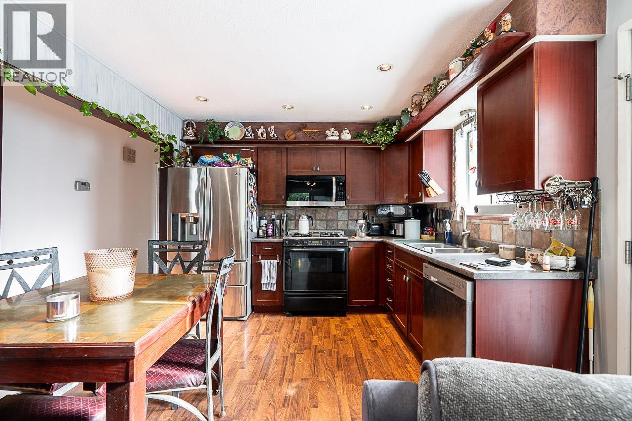 1868 COQUITLAM AVENUE, Port Coquitlam