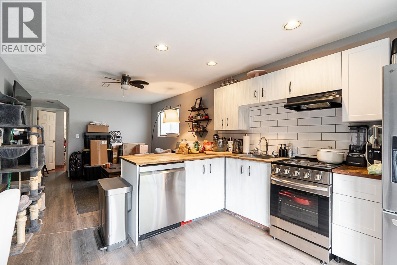 1868 COQUITLAM AVENUE, Port Coquitlam