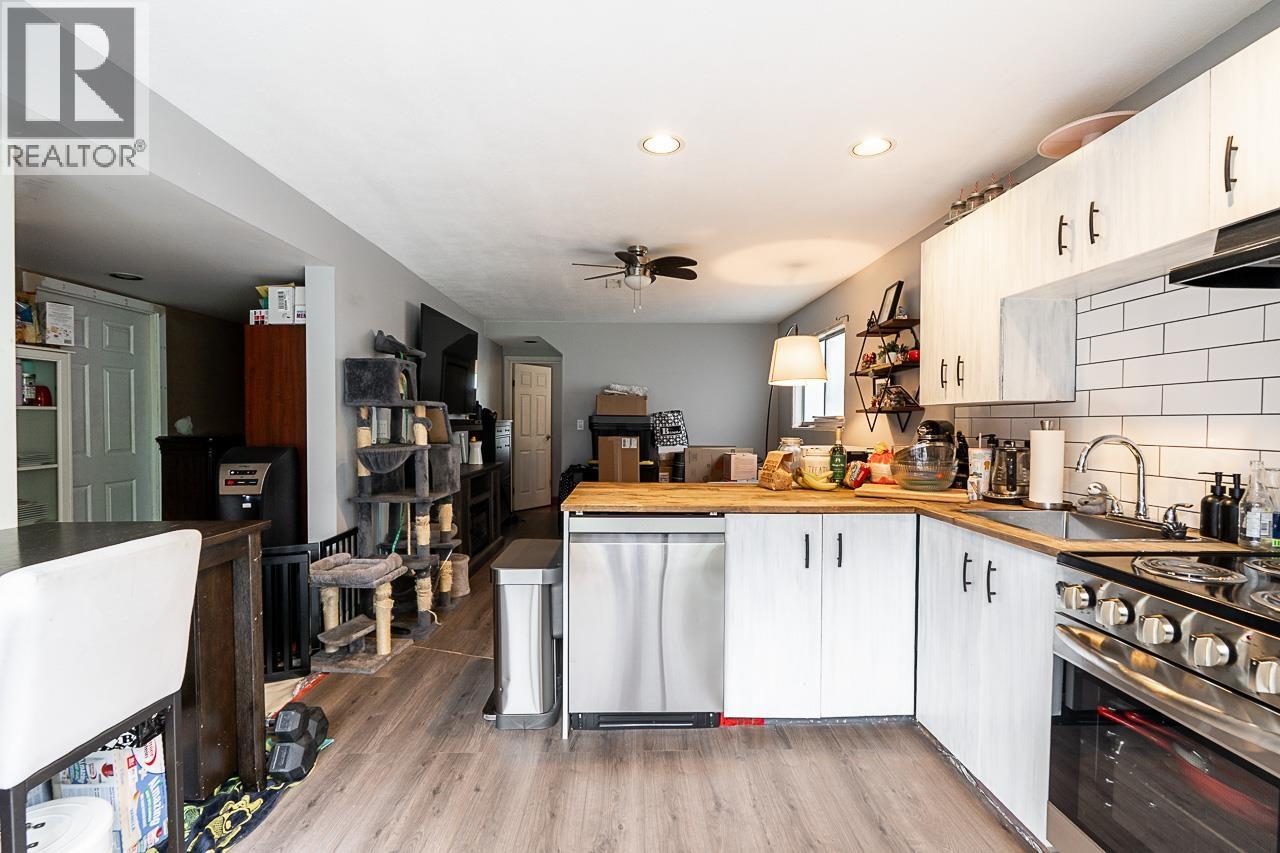 1868 COQUITLAM AVENUE, Port Coquitlam