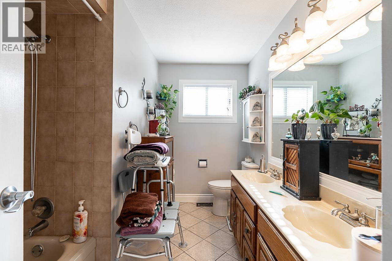 1868 COQUITLAM AVENUE, Port Coquitlam