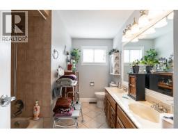 1868 Coquitlam Avenue, Port Coquitlam, BC V3B1H7 Photo 14