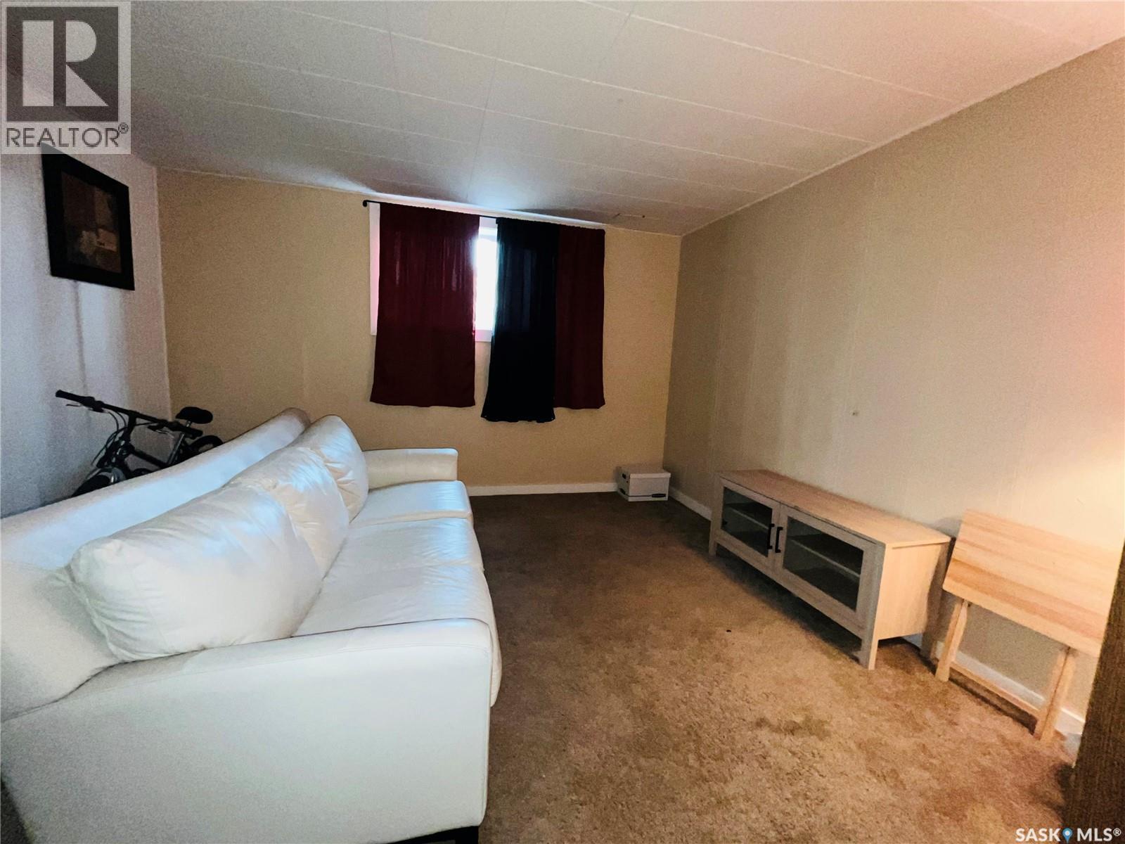335 Chaplin STREET W - 4