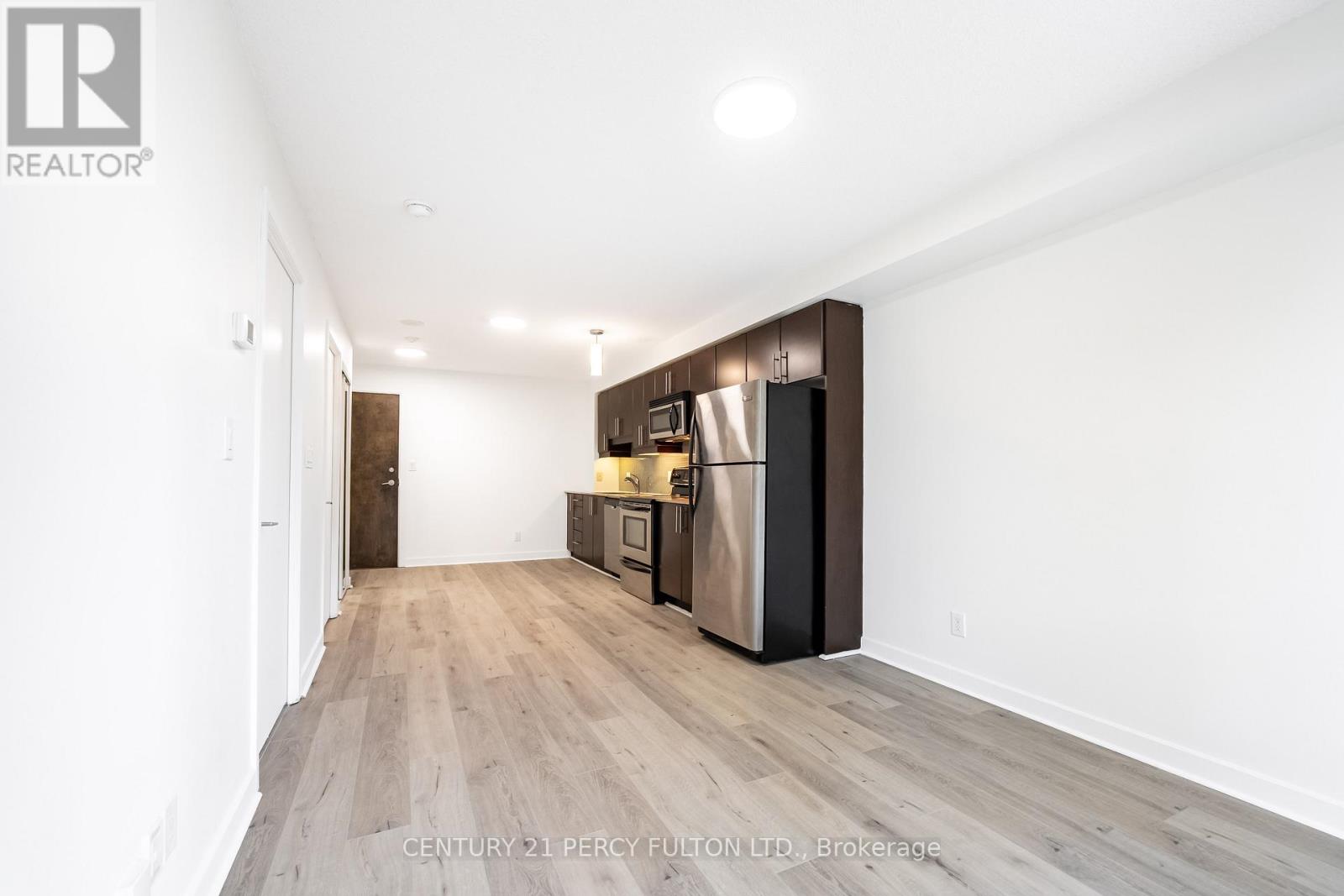#703 18 HARBOUR STREET - 10