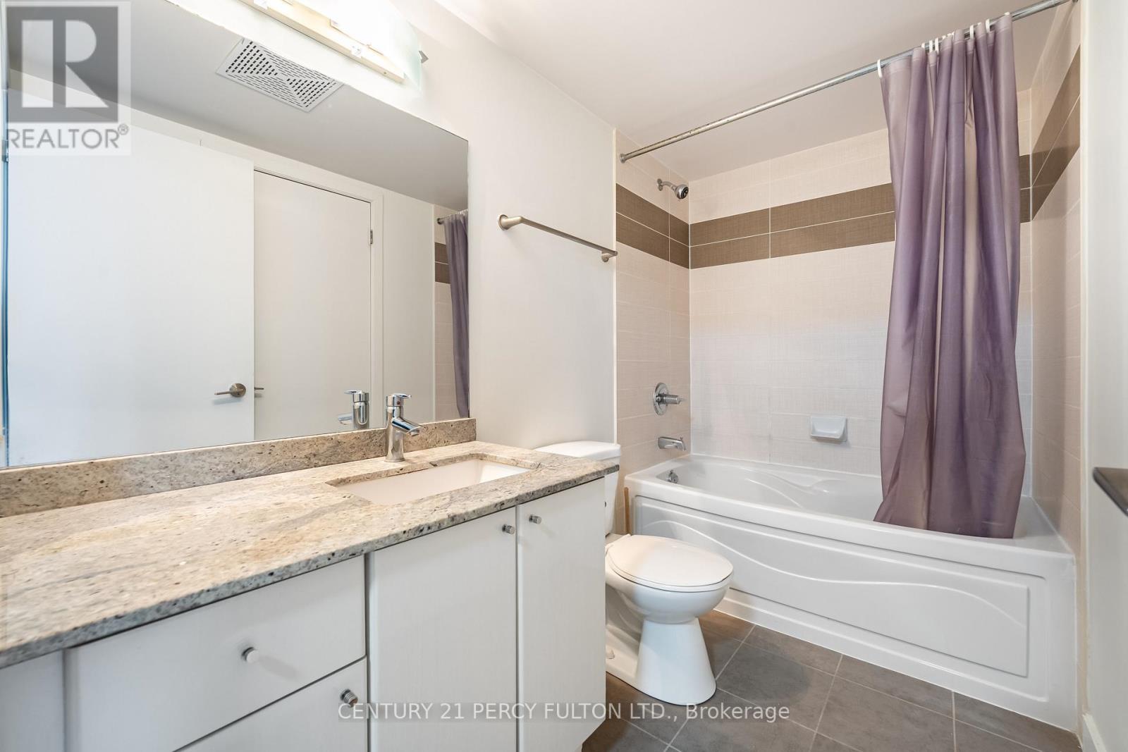 #703 18 HARBOUR STREET - 16