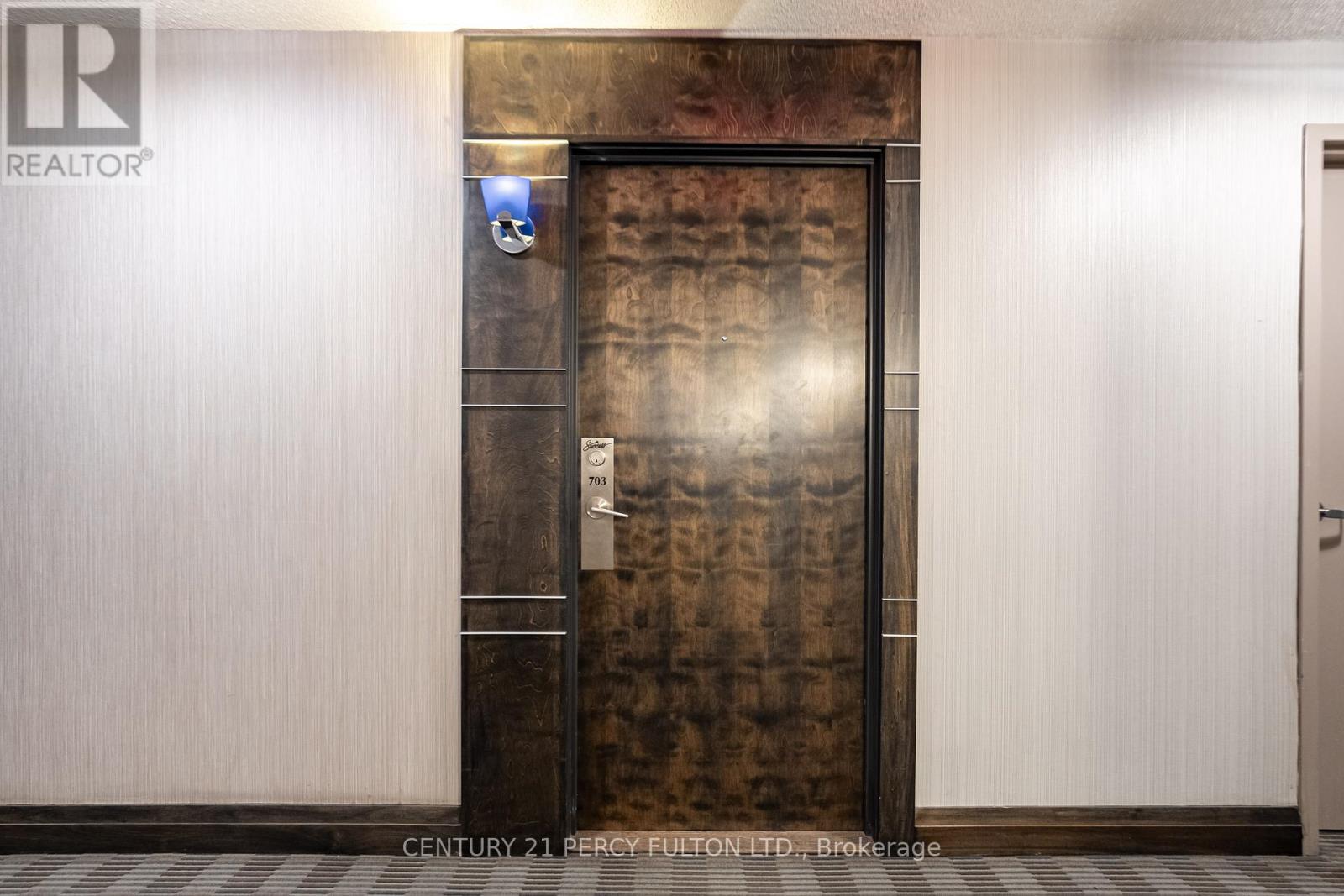 #703 18 HARBOUR STREET - 23