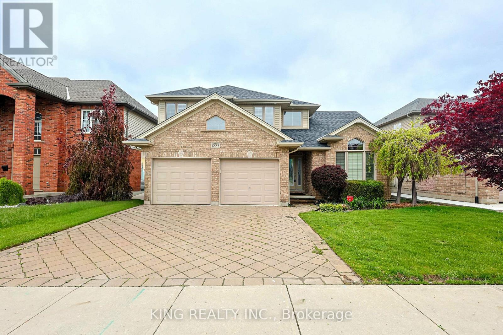 1223 CORONATION DRIVE