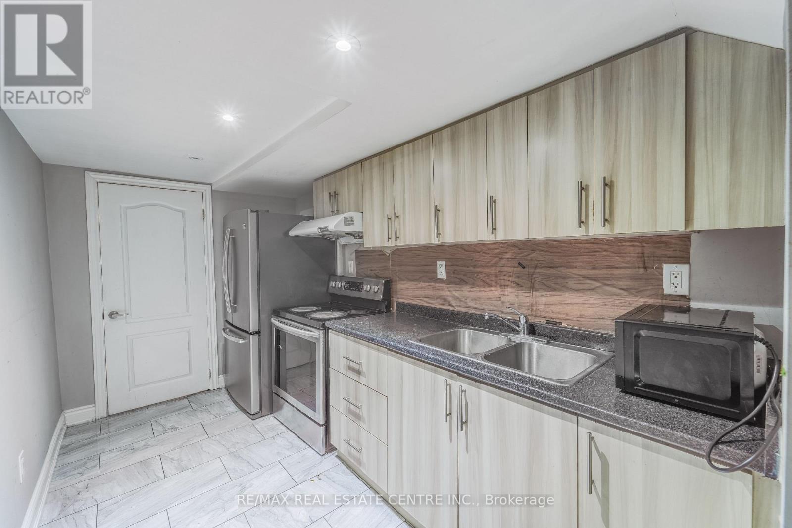 10 EBURY DRIVE - 24
