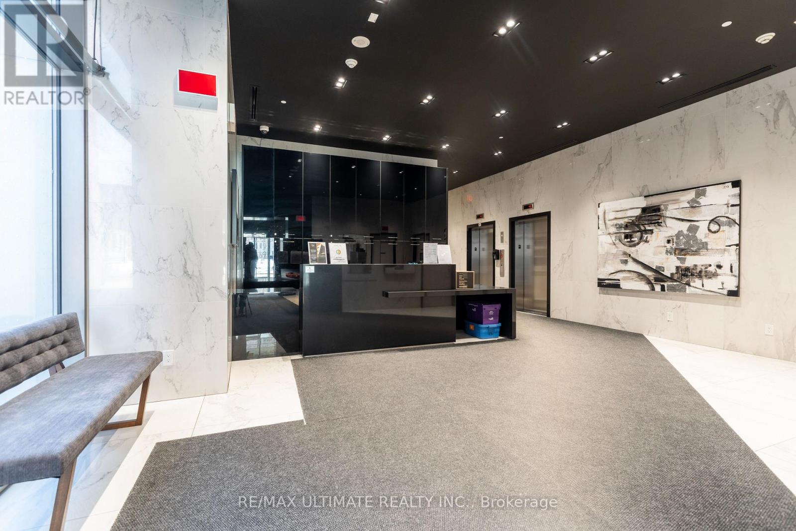 #206 39 BRANT STREET - 19