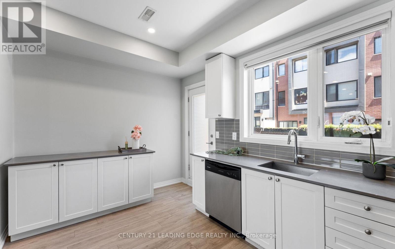 265 DOWNSVIEW PARK BOULEVARD - 10