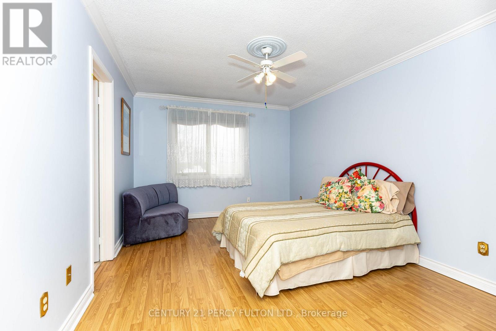 23 LEAH CRESCENT - 20